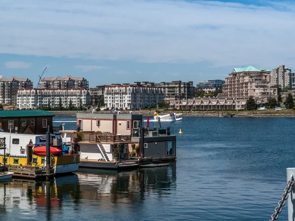 Boat houses and helicopter at Fisherman wharf — Stock Photo, Image