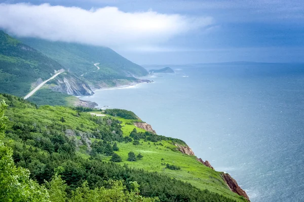 Мальовничі greenlands і road Кейп-Бретон — стокове фото