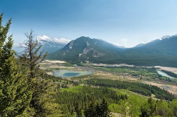 Hiking trail of Cory Pass and Bow Valley — Stock Photo, Image