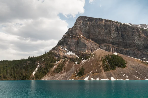 Vacker utsikt över sjön Lake Louise Berg — Stockfoto