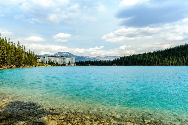 Chateau Lake Louise hotel in  Banff — Stock Photo, Image