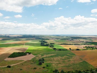 Almodovar del Rio, Cordoba, Endülüs kalesinden topo görüntüsü. İspanya