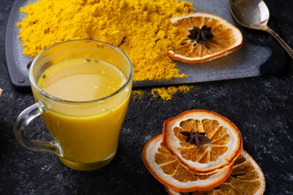 Curcuma Curcuma Épice Curcuma Cocktail Servi Avec Des Oranges Sèches — Photo