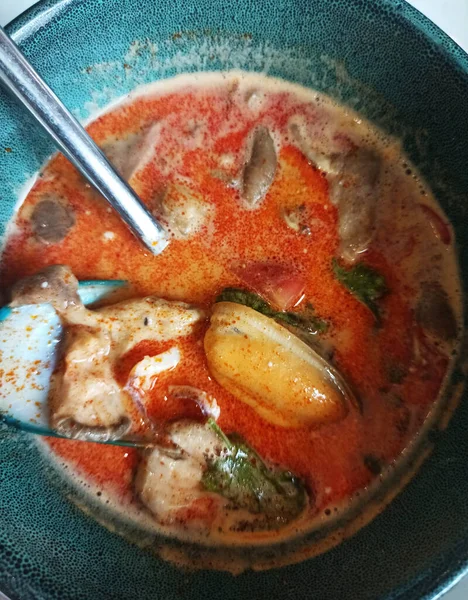 Famoso Delizioso Thai Tom Yum Zuppa Piccante Con Sesfood Cozze — Foto Stock