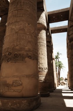 Karnak Tapınağı büyük Hipostil salon. Luksor, Mısır.