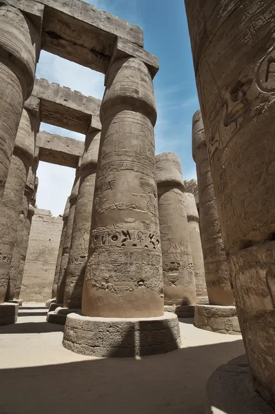 O Grande Salão Hypostyle do Templo de Karnak. Luxor, Egito . — Fotografia de Stock