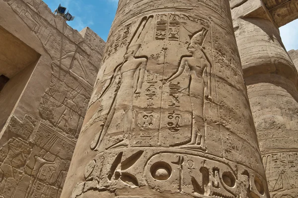 Hol kolumnowy Wielkiej Świątyni w Karnaku. Luksor, Egipt. — Zdjęcie stockowe