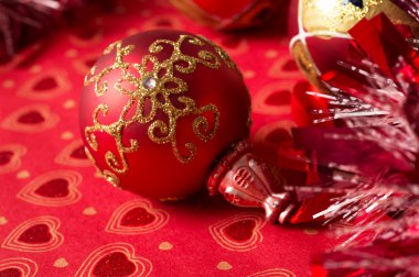 Kırmızı arka plan christmas dekorasyon. 