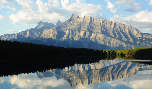 Johnson Lake auf die Sonne aufgehen — Stockfoto