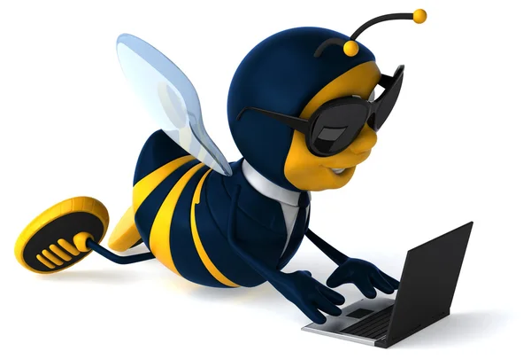 Веселая пчела с ноутбуком — стоковое фото