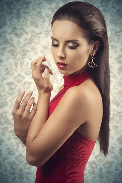 Mujer con vestido rojo sexy —  Fotos de Stock