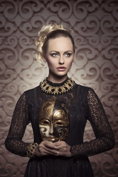 Woman with antique lady mask — Stock Photo, Image