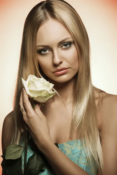 Romantic woman with rose — Stock Photo, Image