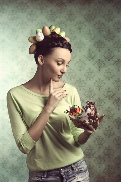 Woman in easter outfit — Stock Photo, Image