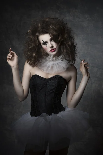 Mädchen mit Gothic Clown Make-up — Stockfoto