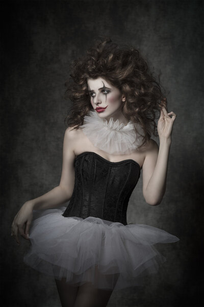 Сумасшедшая танцовщица
 