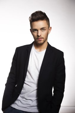 genç adam moda çekim