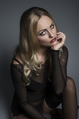 büyüleyici gözlü kız 