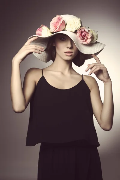 Pretty girl with spring hat — Stock Photo, Image