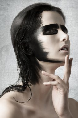 yaratıcı makyaj ile şehvetli kız