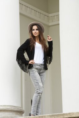 kadın şirin modern tarzı ile