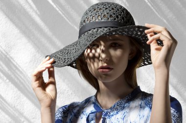 zarif kadın şapkası