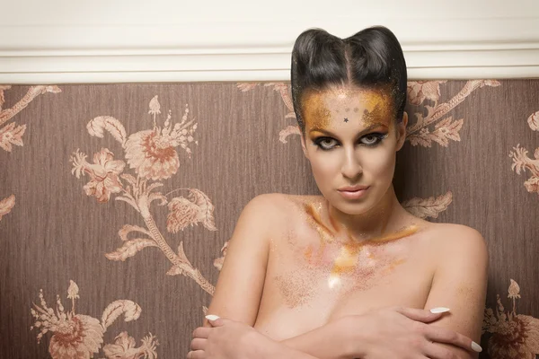 Vrouw met glanzende xmas make-up — Stockfoto
