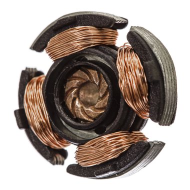 Beyaz arka plan üzerinde izole elektrik motoru stator