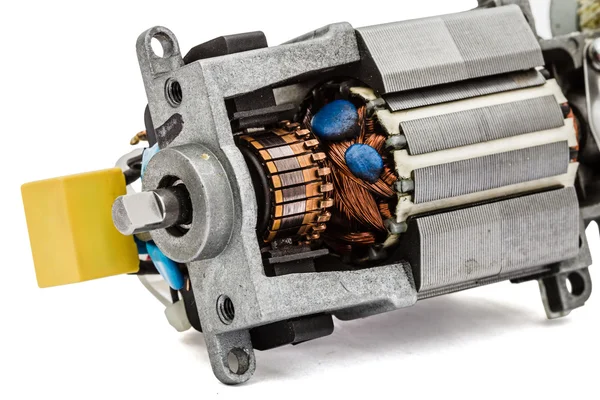 작은 전기 모터, 클로즈업에 고립 된 백색 backgr의 부분 — 스톡 사진