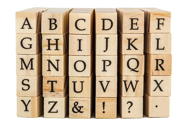 Letras del alfabeto inglés en los extremos de las barras de madera, isol — Foto de Stock