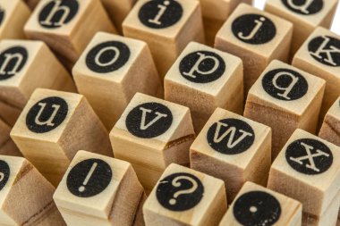 İzole ahşap Tipo küçük harf, kolaj İngilizce alfabe