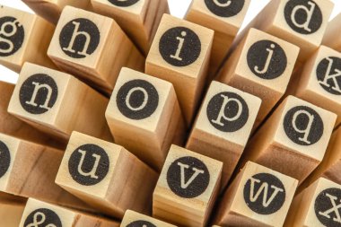 İzole ahşap Tipo küçük harf, kolaj İngilizce alfabe