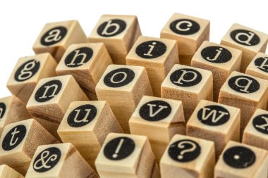 İzole ahşap Tipo küçük harf, kolaj İngilizce alfabe