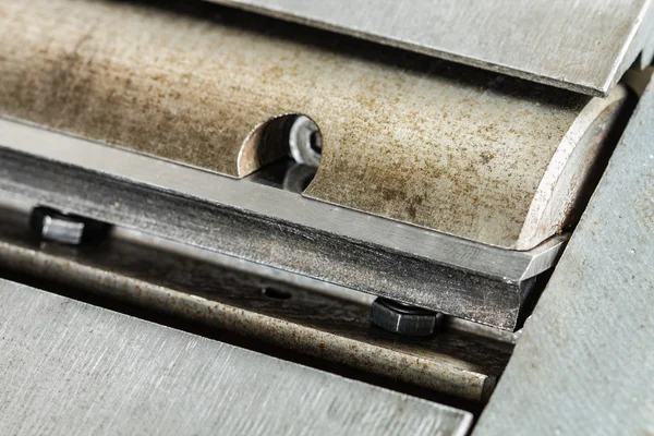 Cllose アップ木工目地棒の鋭いナイフでシャフト — ストック写真