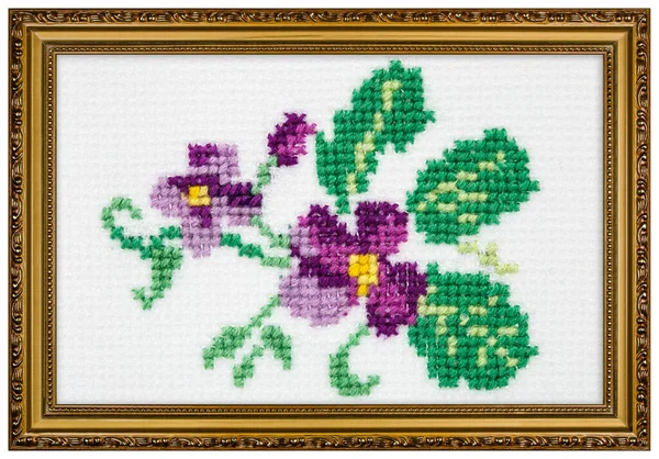 Flor Violeta Bordada Com Uma Cruz Sobre Tela Têxtil Uma — Fotografia de Stock