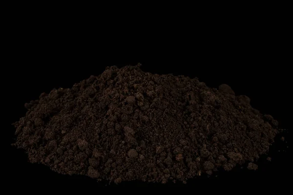Куча Грунта Изолированного Черной Спине — стоковое фото