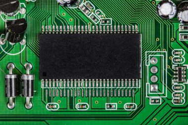 Elektronik devre kartı chip ve radyo bileşenleri ile