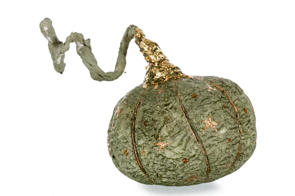 Exclusivo juguete hecho a mano en forma de calabaza verde, aislado en — Foto de Stock