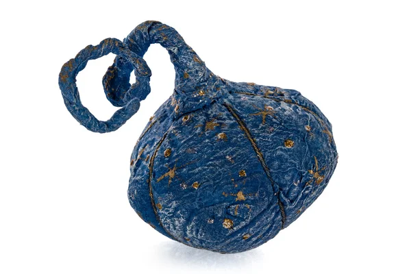 Exclusivo juguete hecho a mano en forma de calabaza azul, aislado en — Foto de Stock