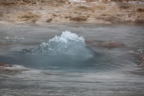 Erupção de Strokkur Geyser — Fotografia de Stock