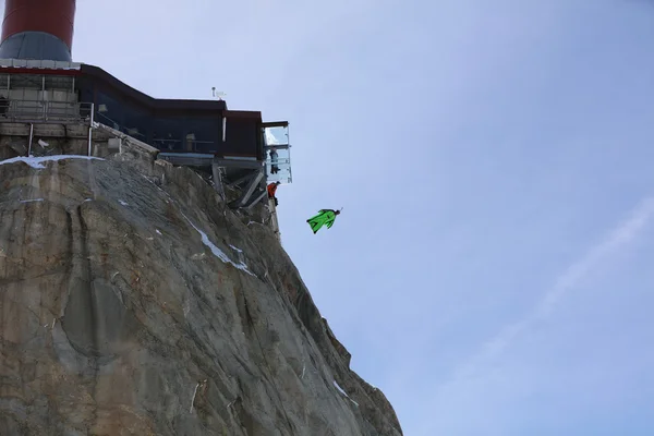 Napjainkban a Base Jumper — Stock Fotó