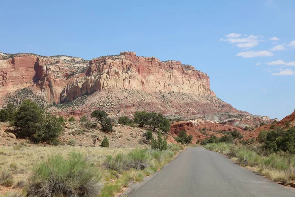 Rockformation Στο Capitol Reef National Park Στη Γιούτα Ηνωμένες Πολιτείες — Φωτογραφία Αρχείου