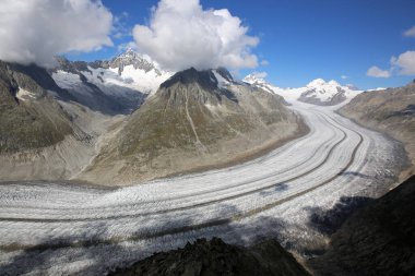 Bernese Oberland 'deki Aletsch Buzulu. İsviçre. Avrupa