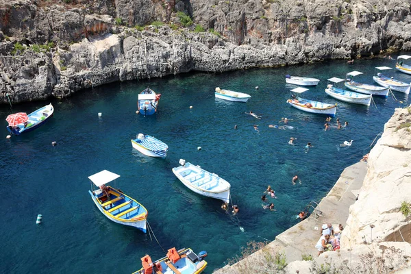 Zurrieq Malta Sierpnia 2019 Harbor Boat Tours Blue Grotto Malta — Zdjęcie stockowe