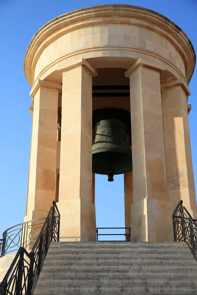 Siege Bell Memorial Christopher Bastion Valletta Malta — Fotografia de Stock