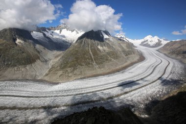 Bernese Oberland 'deki Aletsch Buzulu. İsviçre. Avrupa