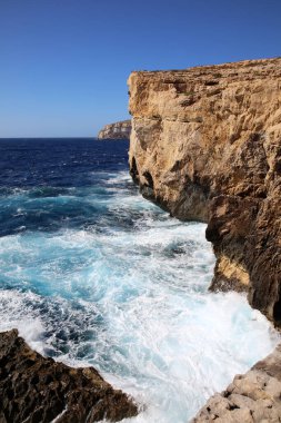 Gozo Adası 'ndaki sahil şeridi. Malta. Avrupa