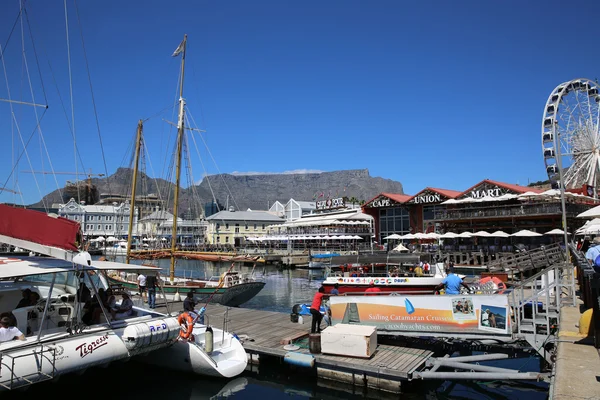 Promontorio lungomare città — Foto Stock