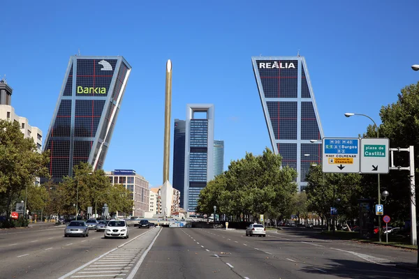 Puerta de Europa torens — Stockfoto