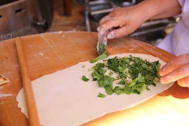 inişli çıkışlı dışarı hamur